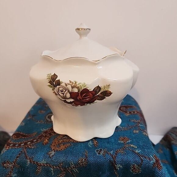 The House Of Webster Ceramics Prussian Covered Biscuit Jar Roses - Picture 11 of 12